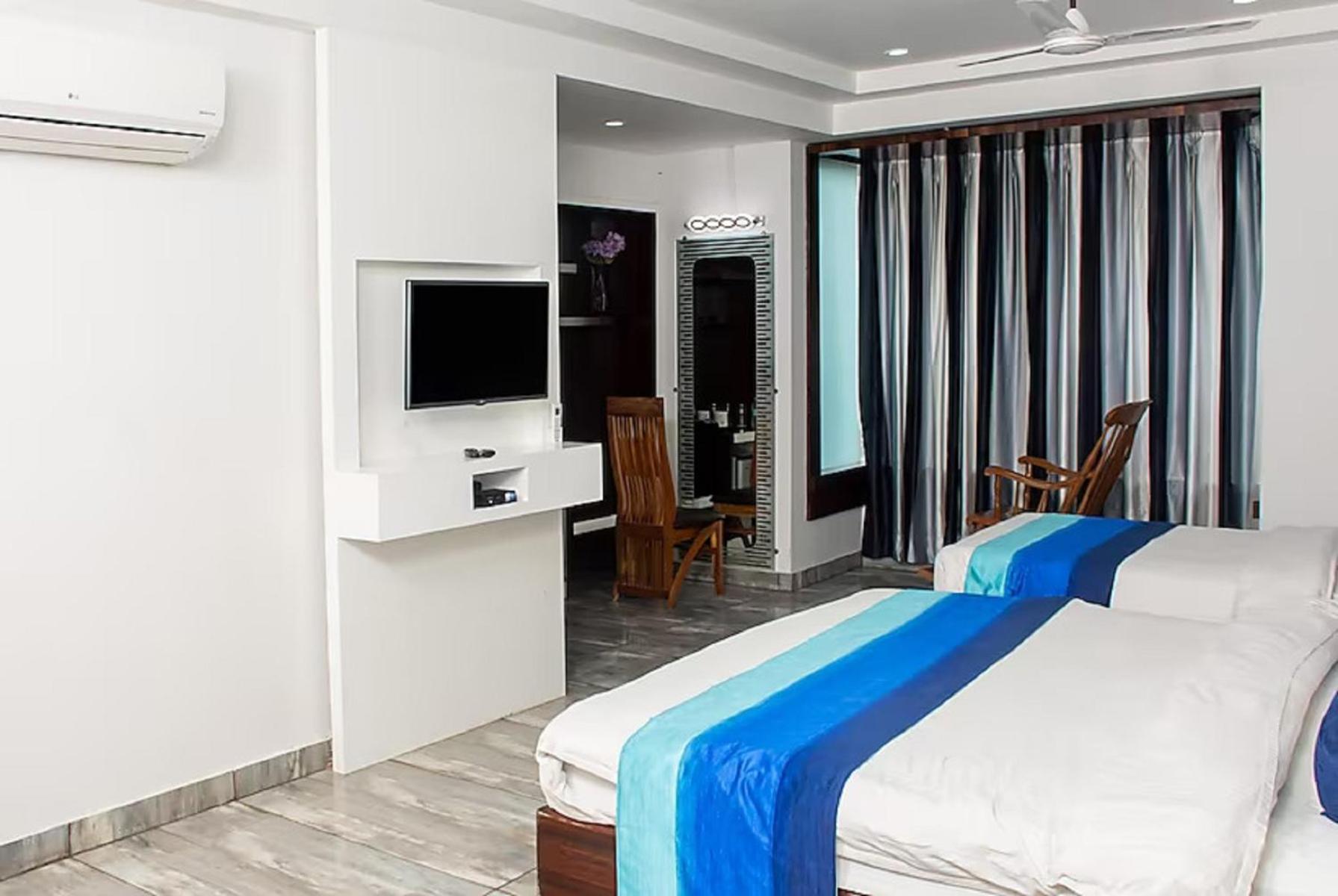 Hotel Sgt Plaza Варанасі Екстер'єр фото