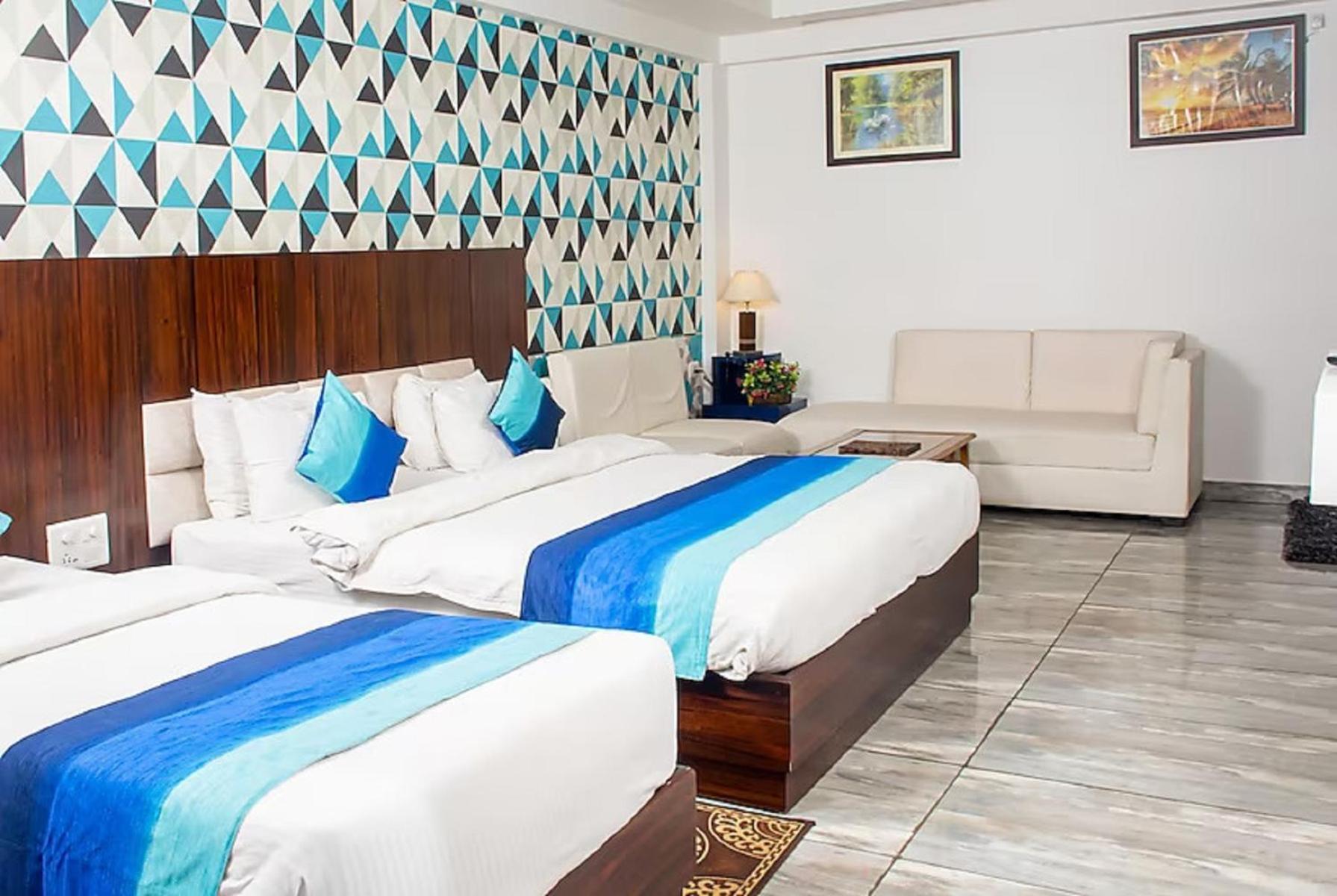 Hotel Sgt Plaza Варанасі Екстер'єр фото