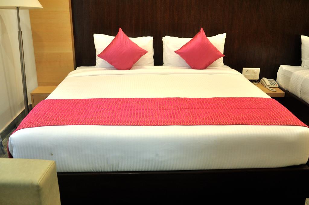 Hotel Sgt Plaza Варанасі Екстер'єр фото